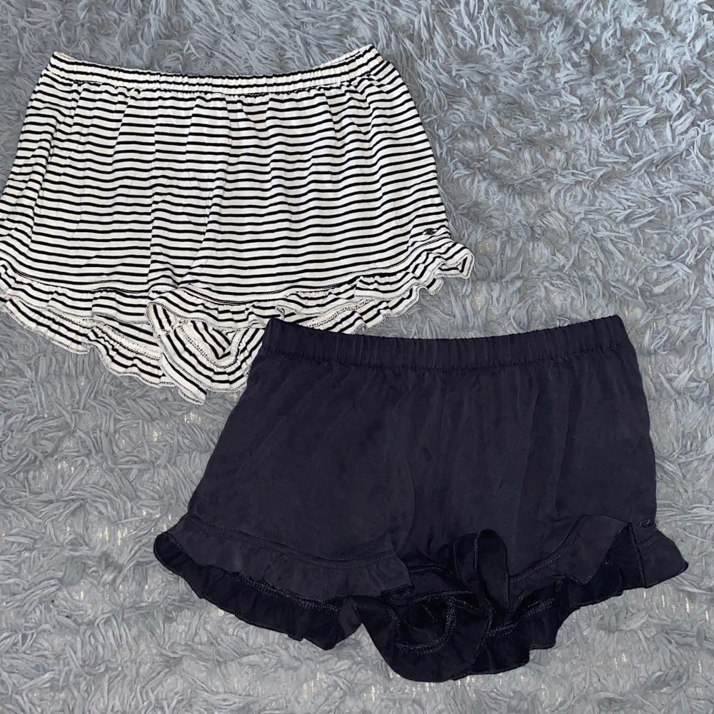 2 pairs of shorts